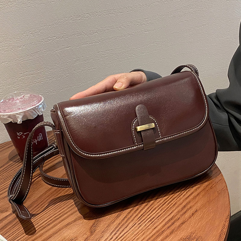 Sac à bandoulière en cuir véri - Luxury Bags Trend 2025 avis et prix