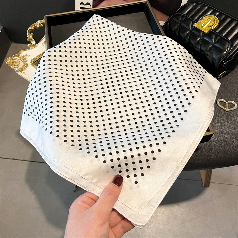Foulards College de luxe pour  - Luxury Bags Sale avis et prix